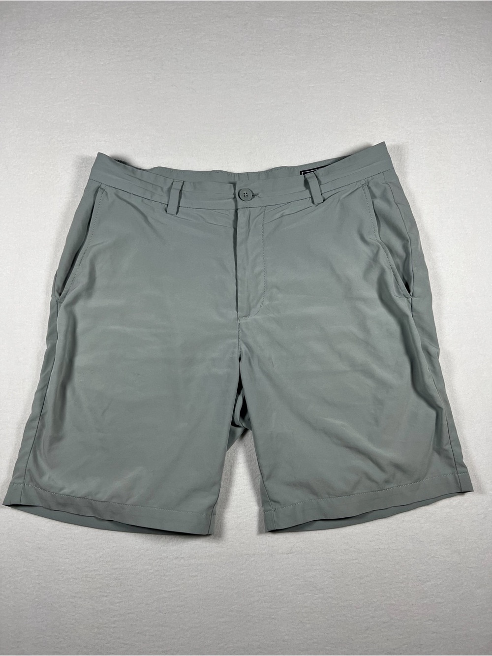 Vineyard Vines Mens Performance Grey Golf Breaker Shorts Size 32 Inseam 8”